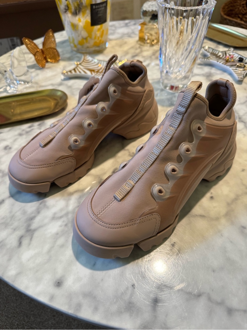 AUTHENTIC- Christian Dior Women's D-Connect Sneakers Beige size 38.5 / US 7